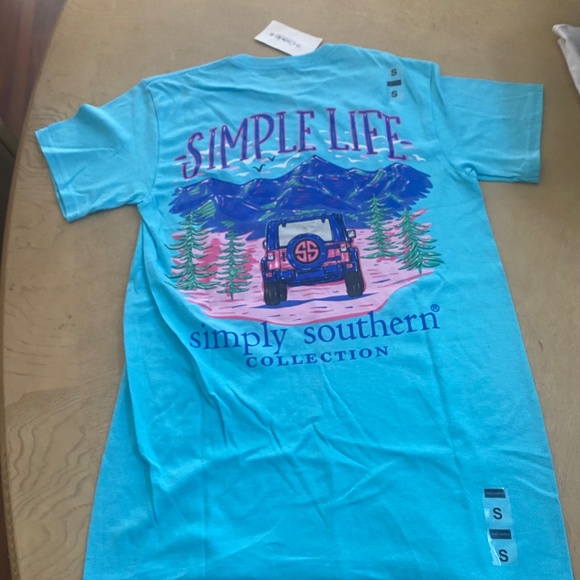 Simply Southern t-shirt - Picture 1 of 6